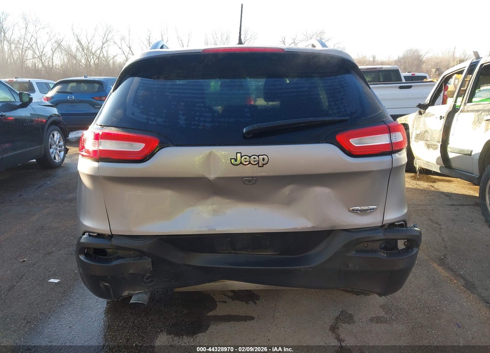 2018 JEEP CHEROKEE LATITUDE FWD VIN: 1C4PJLCB5JD576977