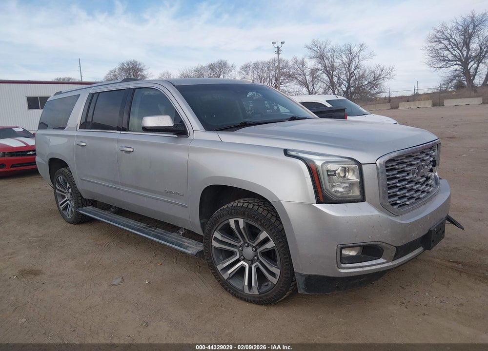 2020 GMC YUKON XL 4WD DENALI VIN: 1GKS2HKJ8LR209773