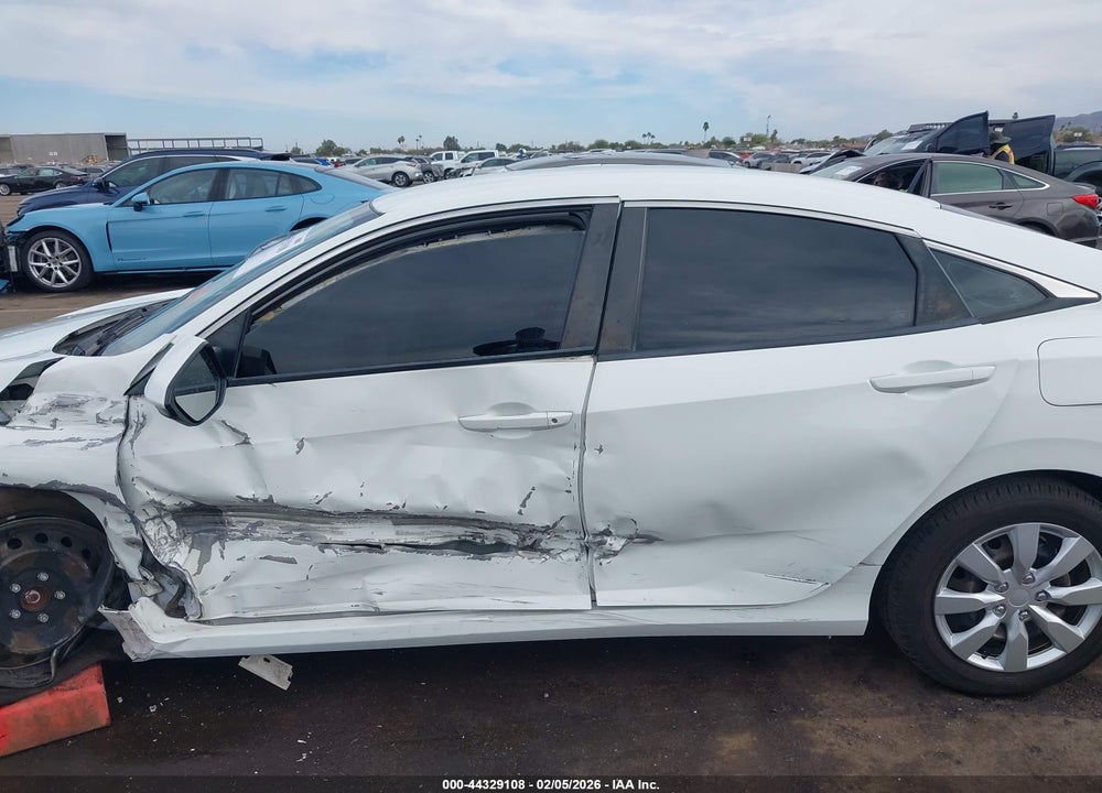 2018 HONDA CIVIC LX VIN: 19XFC2F56JE015577