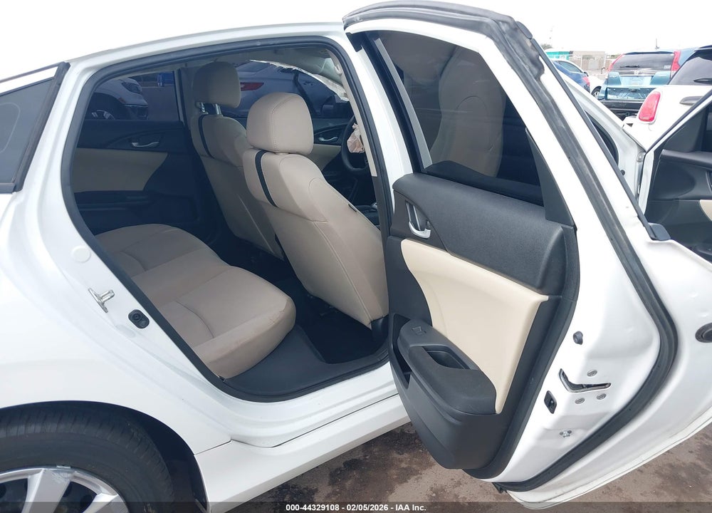2018 HONDA CIVIC LX VIN: 19XFC2F56JE015577