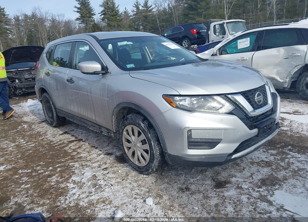 2018 NISSAN ROGUE S VIN: KNMAT2MV0JP519328