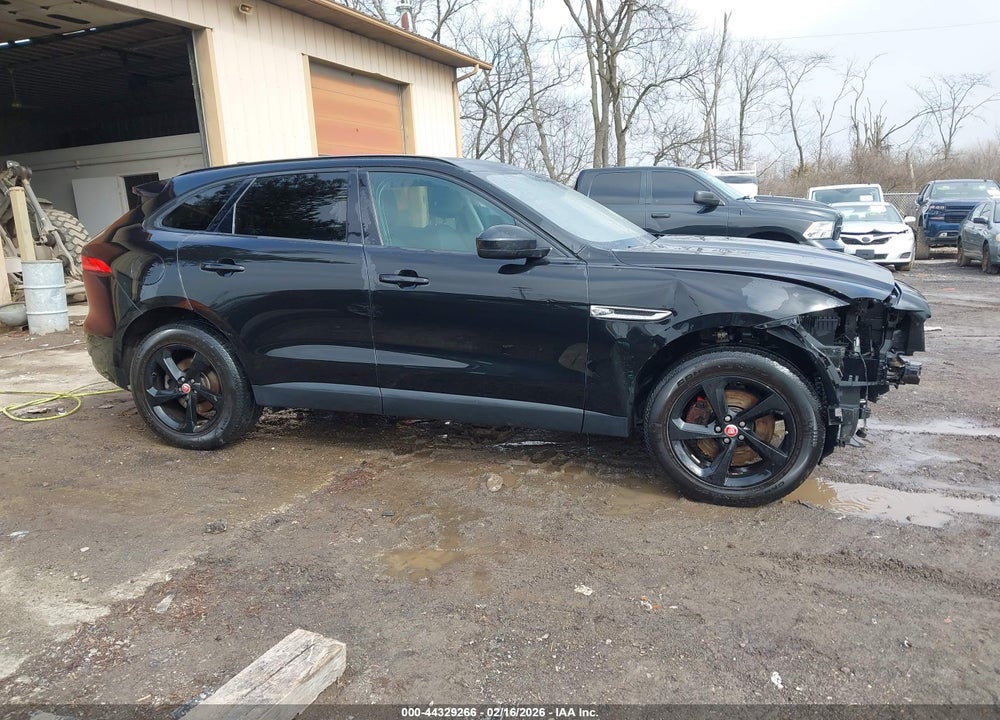 2017 JAGUAR F-PACE 35T PREMIUM VIN: SADCJ2BV4HA084722