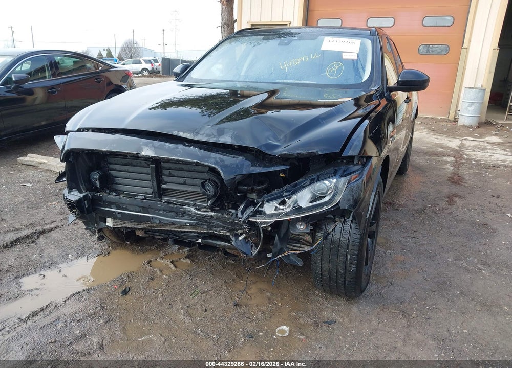 2017 JAGUAR F-PACE 35T PREMIUM VIN: SADCJ2BV4HA084722