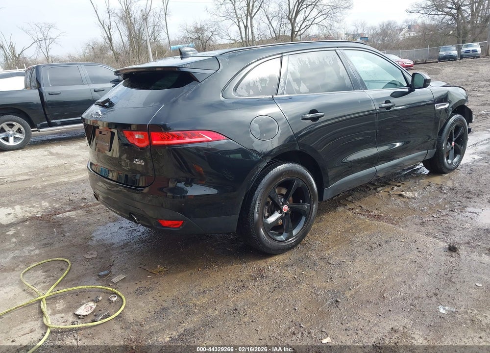 2017 JAGUAR F-PACE 35T PREMIUM VIN: SADCJ2BV4HA084722