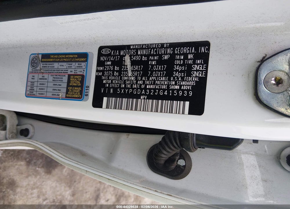 2018 KIA SORENTO 2.4L LX VIN: 5XYPGDA32JG415939