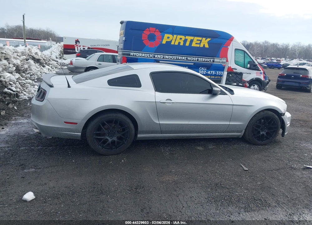 2014 FORD MUSTANG V6 VIN: 1ZVBP8AM0E5279834