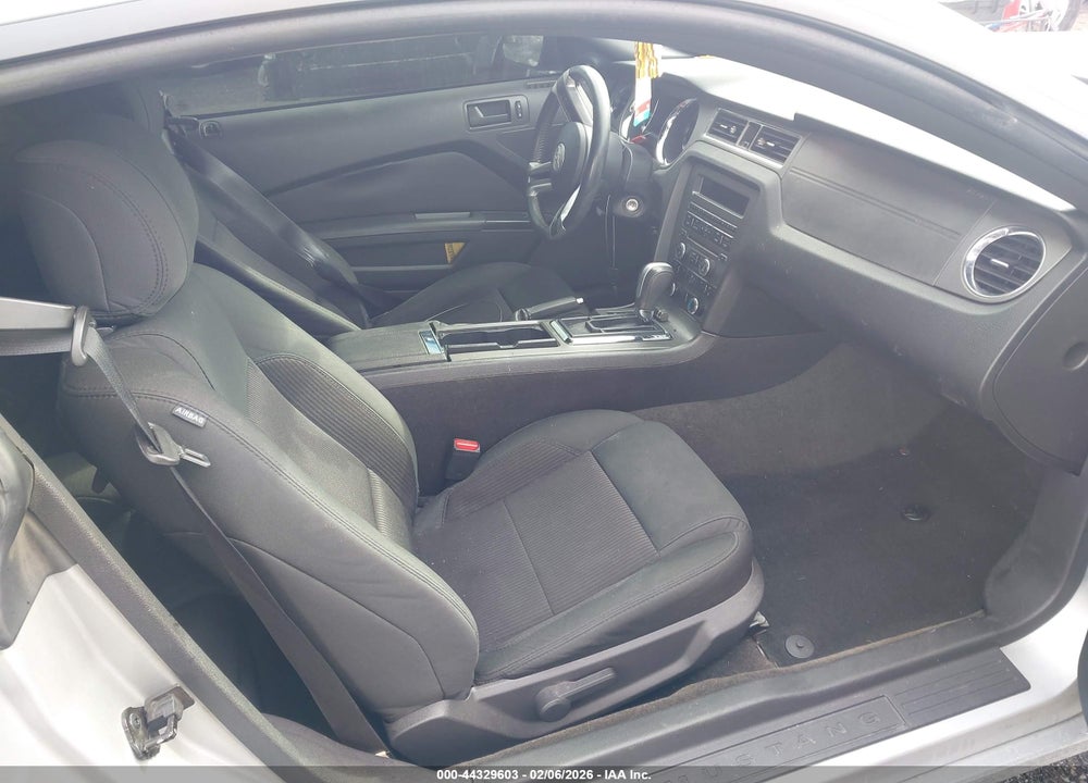 2014 FORD MUSTANG V6 VIN: 1ZVBP8AM0E5279834