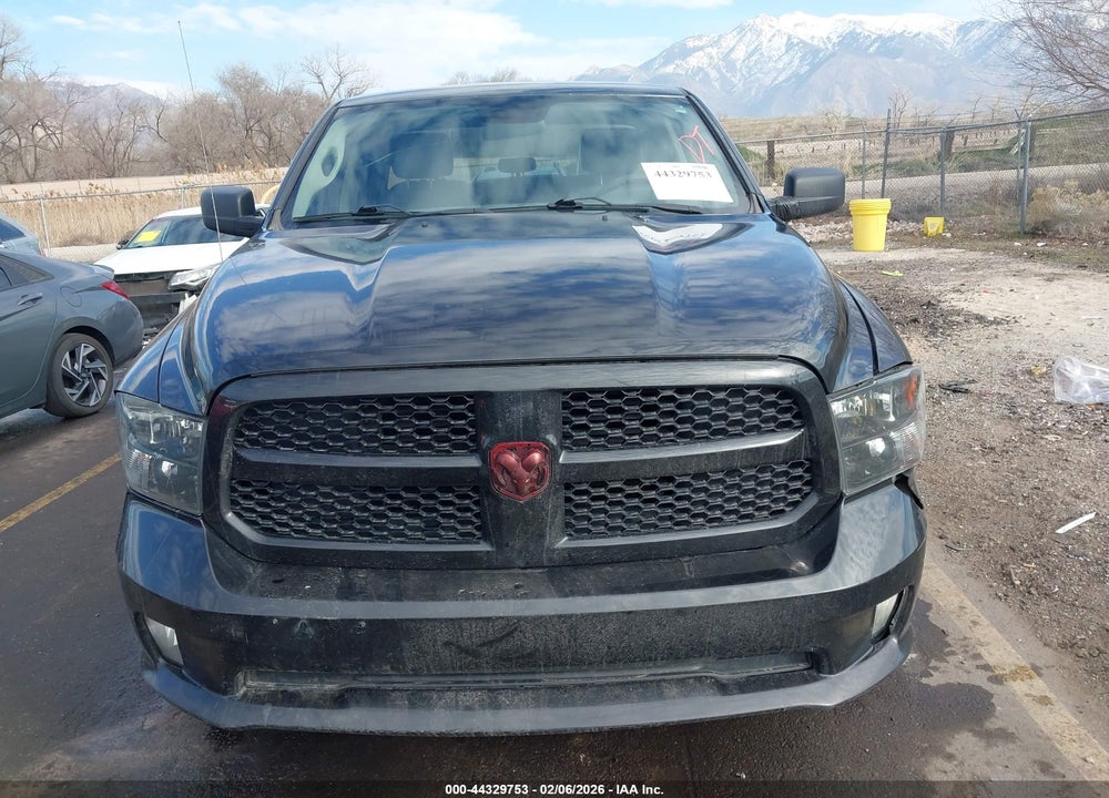 2017 RAM 1500 EXPRESS  4X4 6'4 BOX VIN: 1C6RR7FG7HS845400