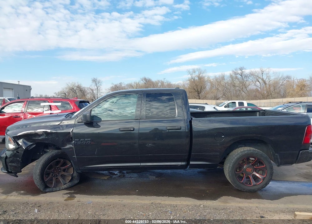 2017 RAM 1500 EXPRESS  4X4 6'4 BOX VIN: 1C6RR7FG7HS845400