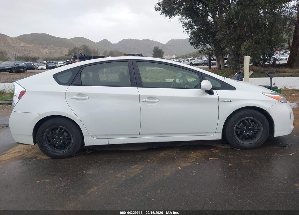 2015 TOYOTA PRIUS TWO VIN: JTDKN3DU6F0463293