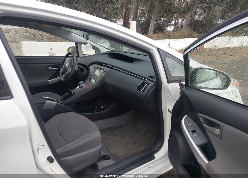2015 TOYOTA PRIUS TWO VIN: JTDKN3DU6F0463293