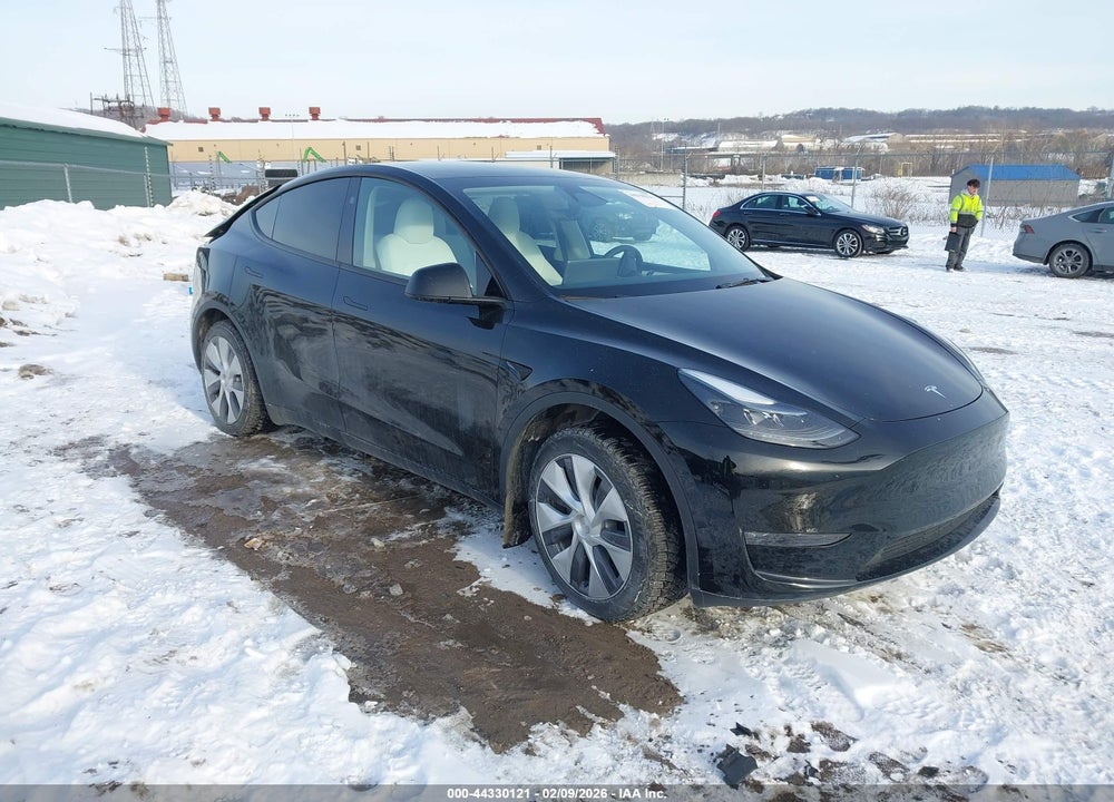 2024 TESLA MODEL Y LONG RANGE DUAL MOTOR ALL-WHEEL DRIVE VIN: 7SAYGDEE2RA217333