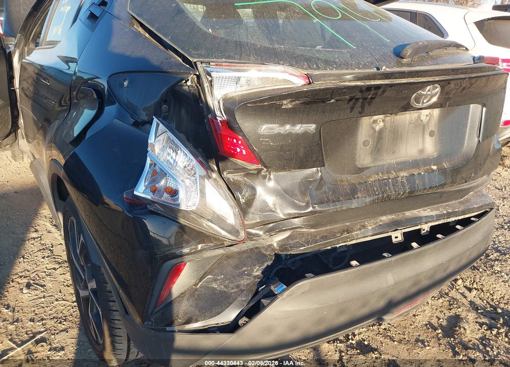 2018 TOYOTA C-HR XLE PREMIUM VIN: NMTKHMBX5JR031728