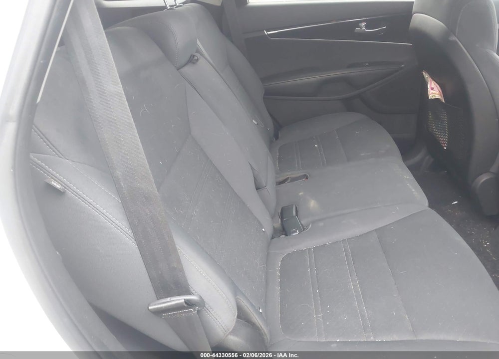2017 KIA SORENTO 2.4L LX VIN: 5XYPGDA38HG215500