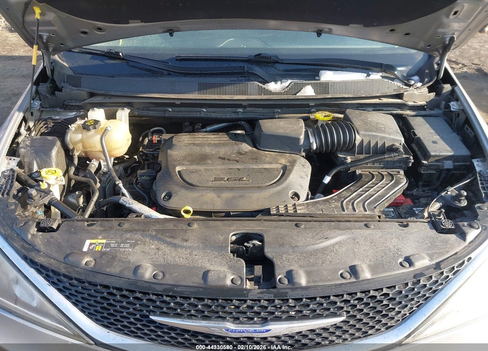2019 CHRYSLER PACIFICA TOURING L VIN: 2C4RC1BG4KR625802