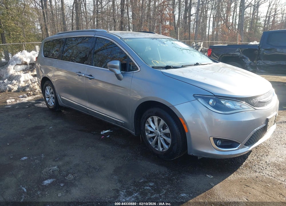2019 CHRYSLER PACIFICA TOURING L VIN: 2C4RC1BG4KR625802