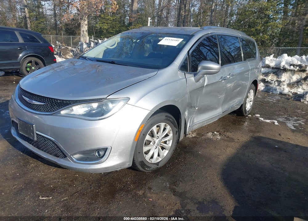 2019 CHRYSLER PACIFICA TOURING L VIN: 2C4RC1BG4KR625802