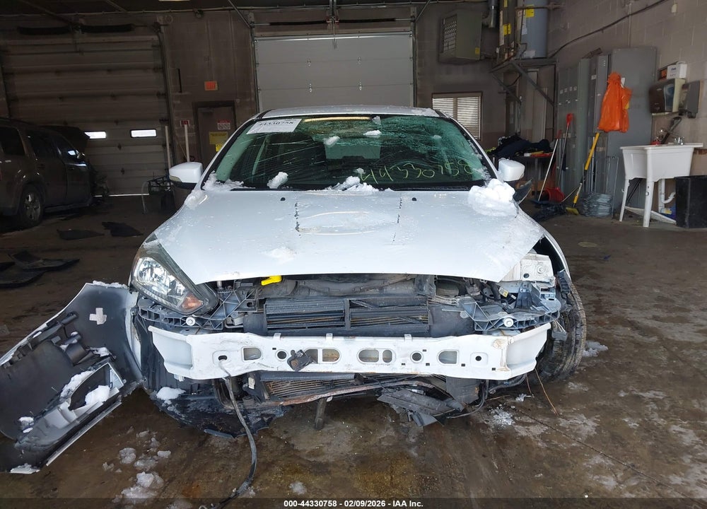2015 FORD FOCUS SE VIN: 1FADP3K28FL306986