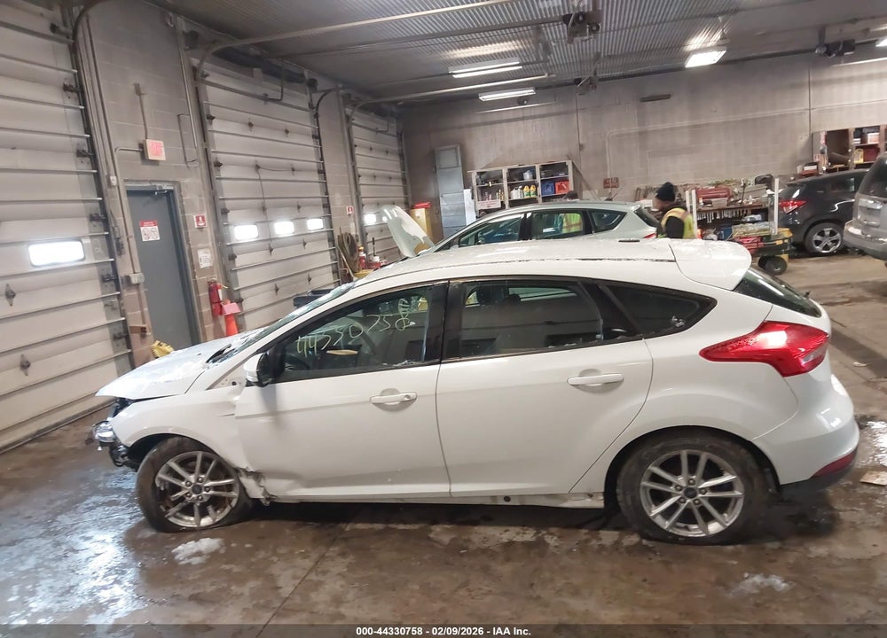 2015 FORD FOCUS SE VIN: 1FADP3K28FL306986