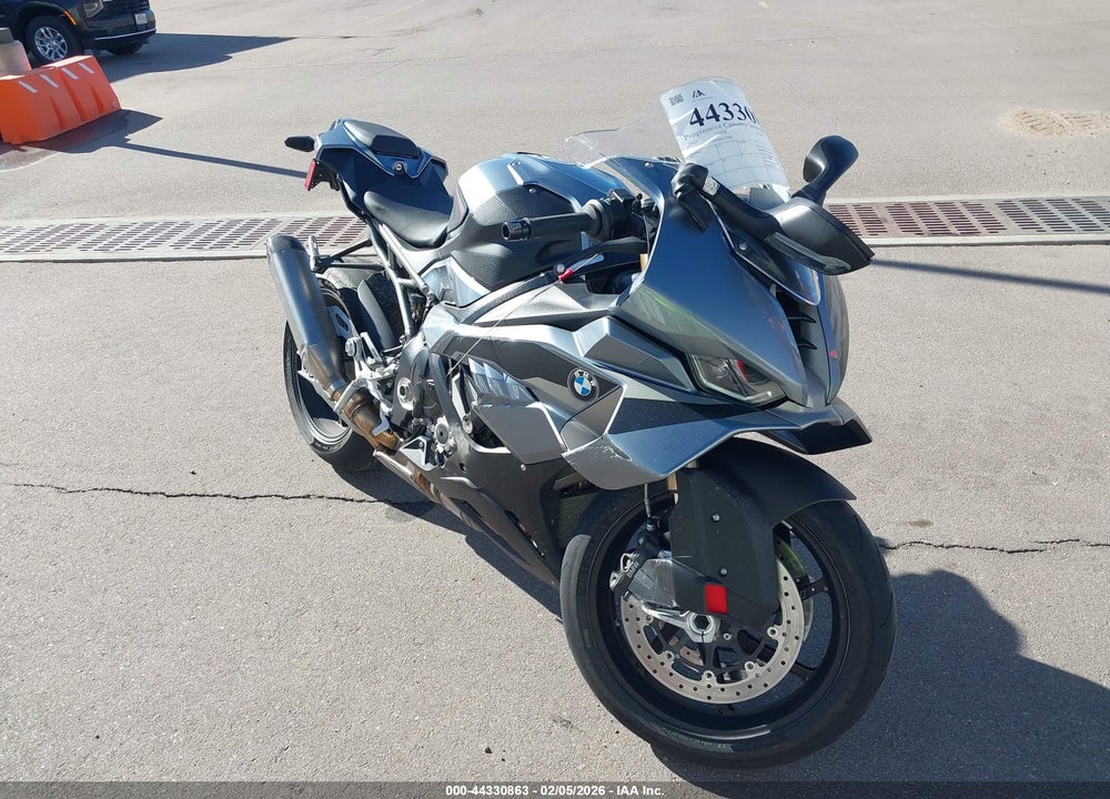 2025 BMW S 1000 RR VIN: WB10P2305S6L47582