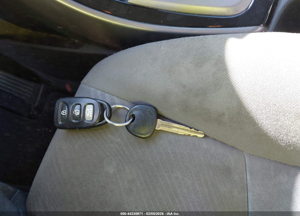2013 HYUNDAI ELANTRA GLS VIN: KMHDH4AEXDU873020