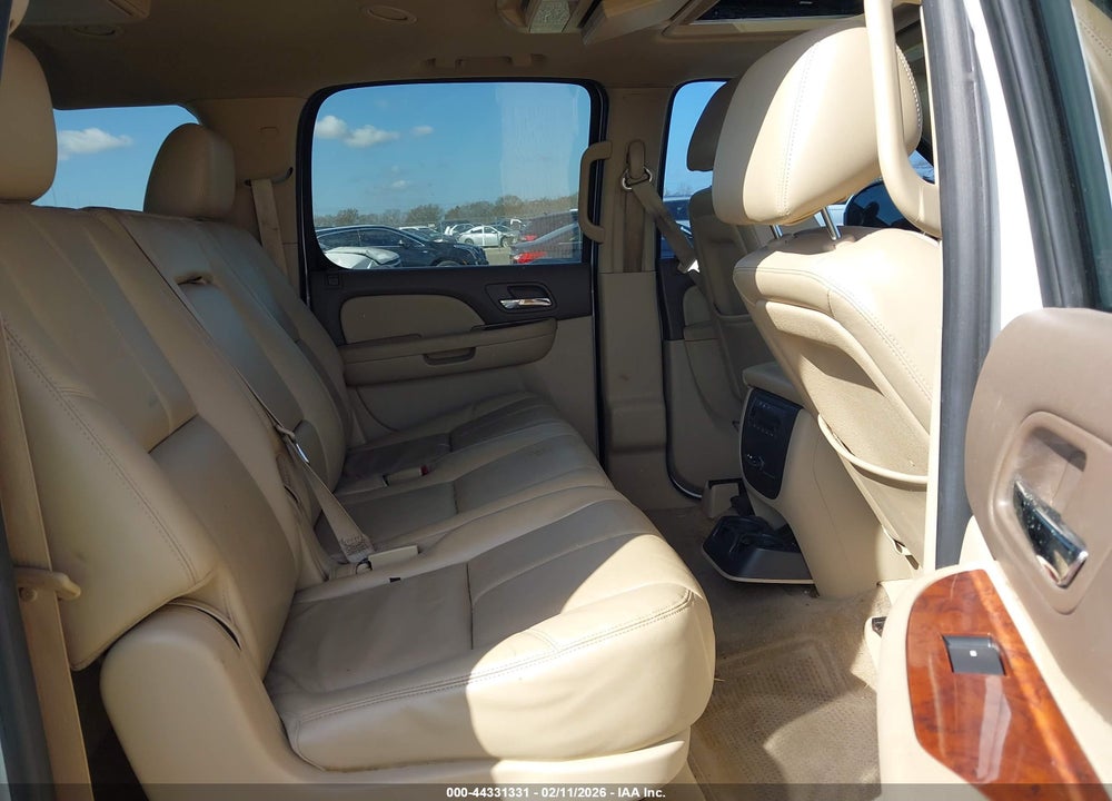 2012 CHEVROLET SUBURBAN 1500 LT VIN: 1GNSCJE05CR200653