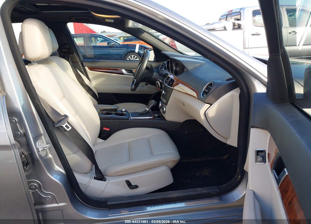 2012 MERCEDES-BENZ C 300 LUXURY 4MATIC/SPORT 4MATIC VIN: WDDGF8BB8CR205288