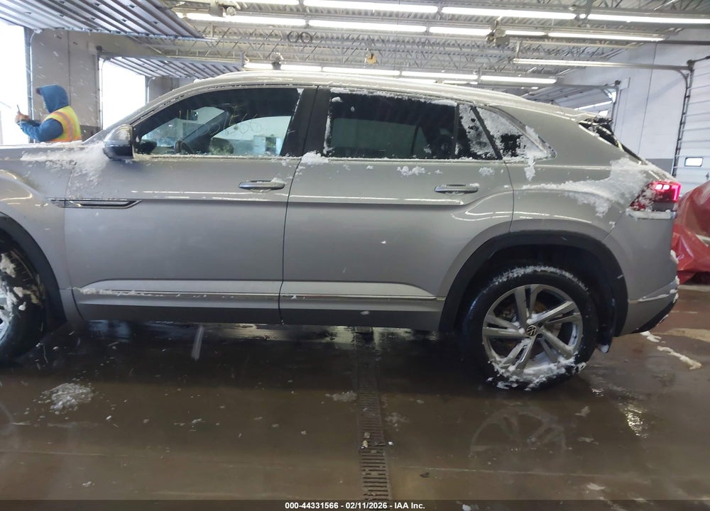 2024 VOLKSWAGEN ATLAS CROSS SPORT 2.0T SEL R-LINE VIN: 1V2AE2CA7RC260184