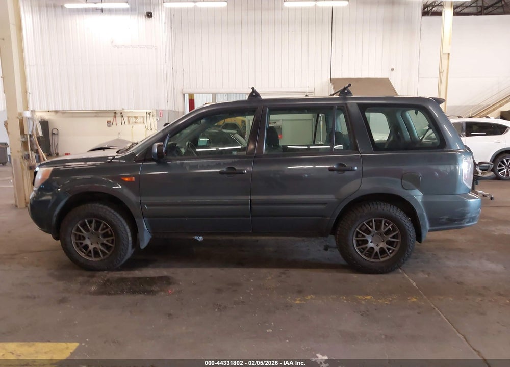 2006 HONDA PILOT LX VIN: 5FNYF28156B045309