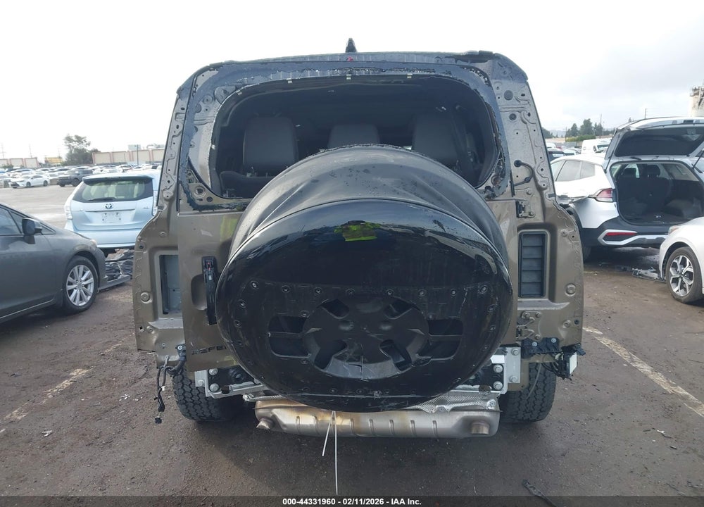 2025 LAND ROVER DEFENDER 130 P300 S VIN: SALEJFFU7S2453063