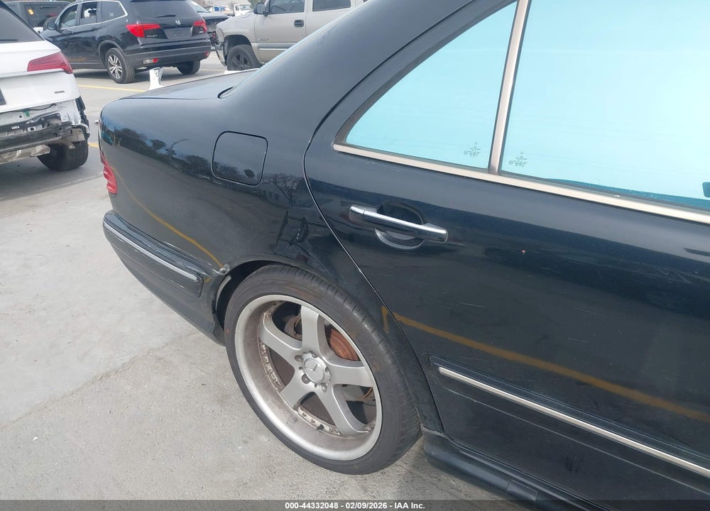 2000 MERCEDES-BENZ E 55 AMG VIN: WDBJF74J7YB037902
