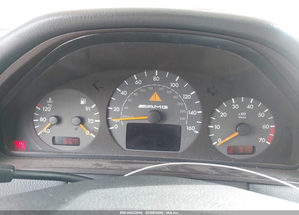 2000 MERCEDES-BENZ E 55 AMG VIN: WDBJF74J7YB037902