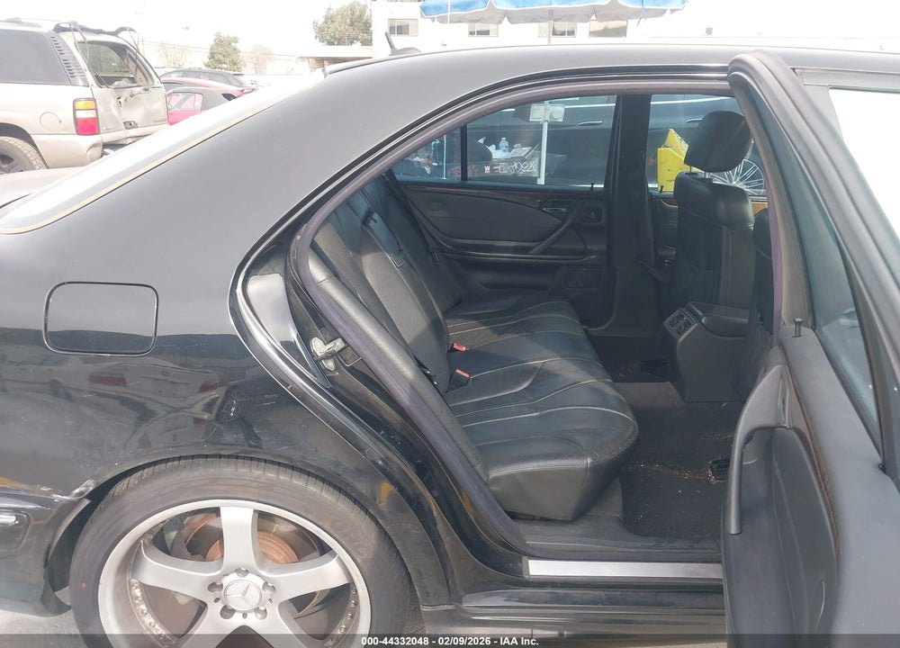 2000 MERCEDES-BENZ E 55 AMG VIN: WDBJF74J7YB037902