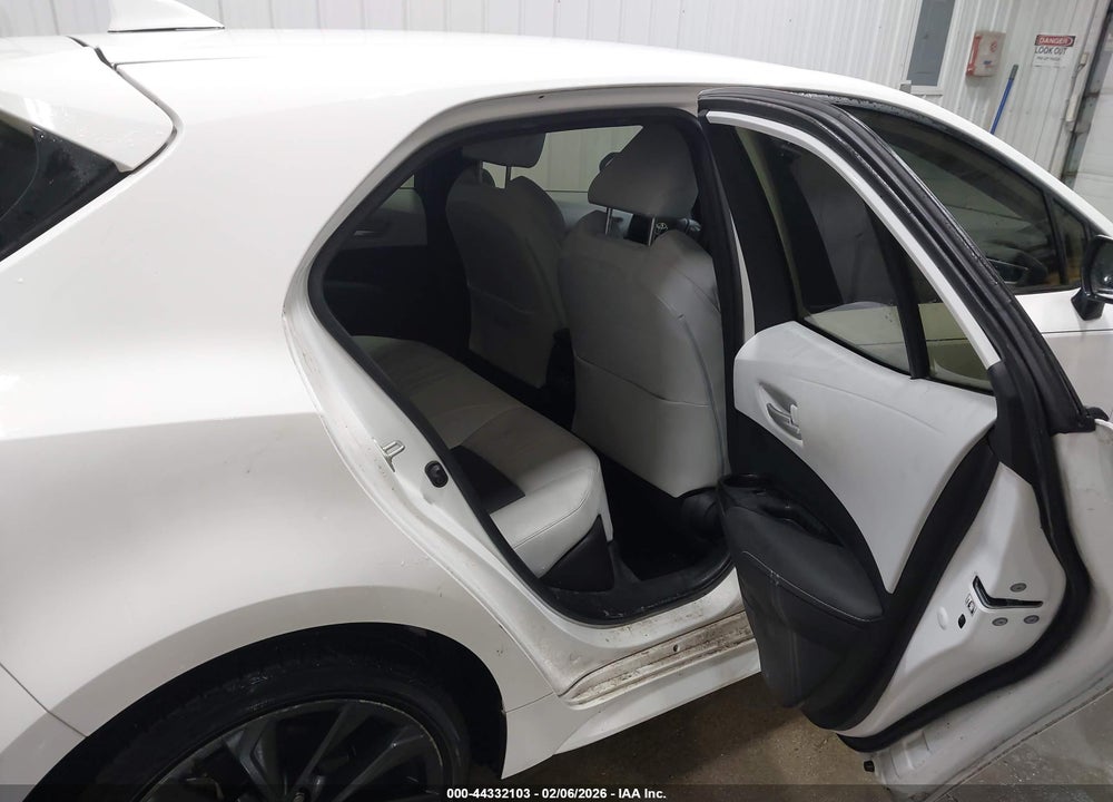 2024 TOYOTA COROLLA XSE VIN: JTNC4MBE3R3229426