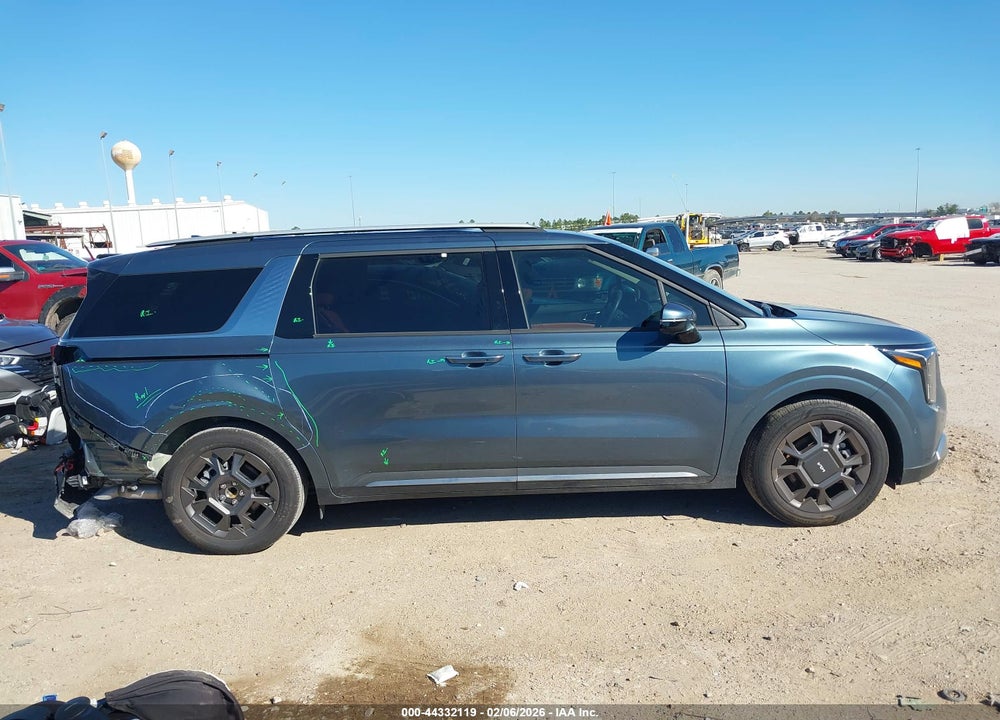 2025 KIA CARNIVAL MPV SX VIN: KNDNE5K3XS6546994