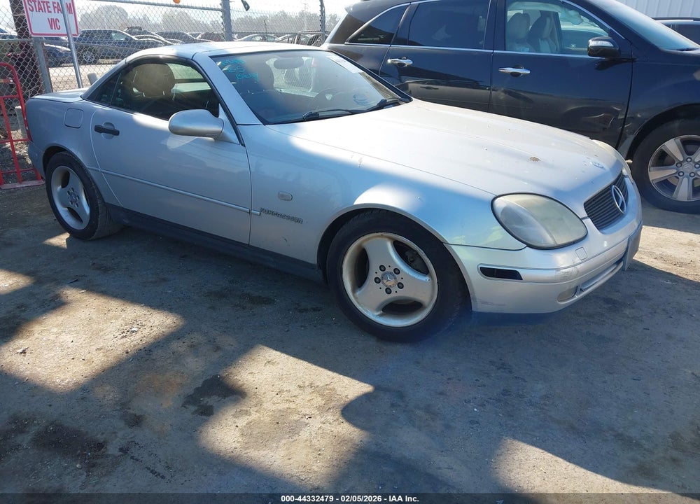 1998 MERCEDES-BENZ SLK 230 VIN: WDBKK47F6WF035800