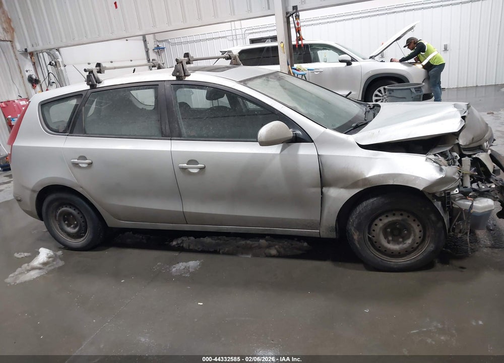 2009 HYUNDAI ELANTRA TOURING VIN: KMHDC86E09U035584