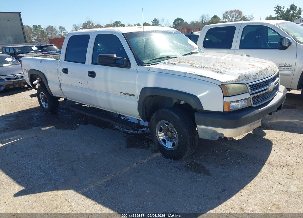 2005 CHEVROLET SILVERADO 2500HD WORK TRUCK VIN: 1GCHK23U95F961370