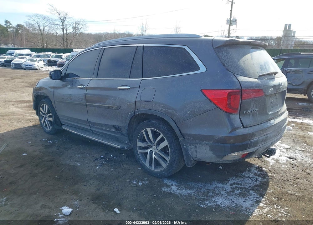 2017 HONDA PILOT TOURING VIN: 5FNYF6H98HB007508