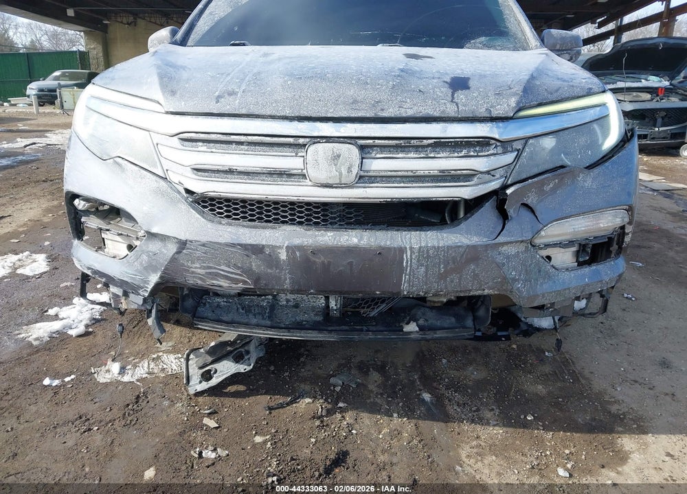 2017 HONDA PILOT TOURING VIN: 5FNYF6H98HB007508