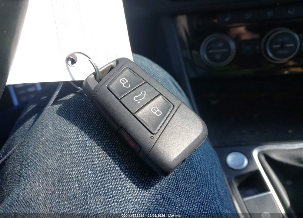 2019 VOLKSWAGEN JETTA GLI 2.0T 35TH ANNIVERSARY EDITION/2.0T AUTOBAHN/2.0T S VIN: 3VW5T7BUXKM184494