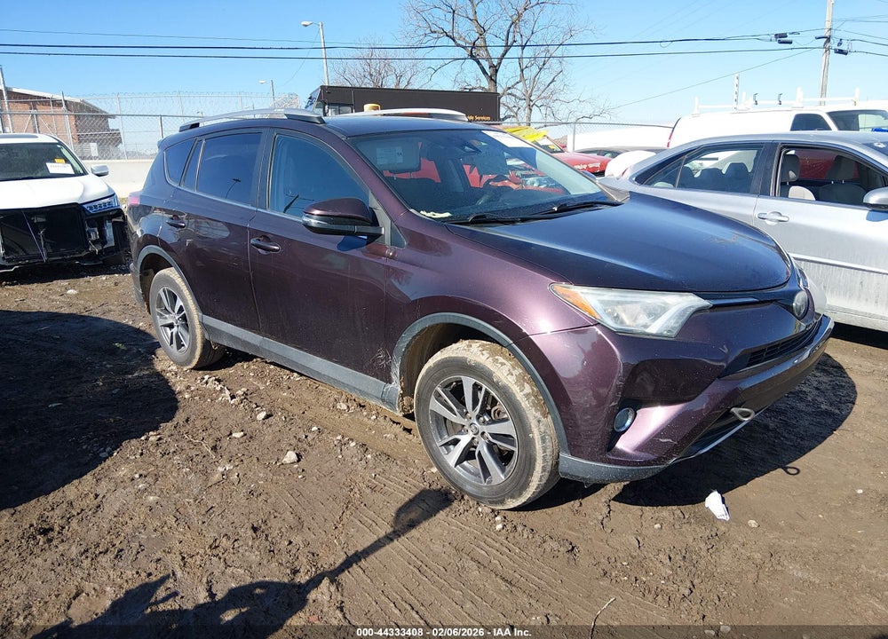 2018 TOYOTA RAV4 XLE VIN: 2T3WFREV6JW519665
