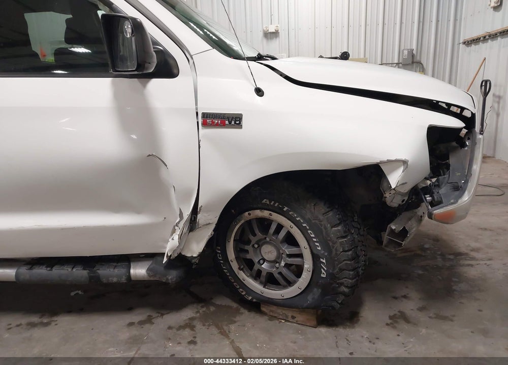 2011 TOYOTA TUNDRA GRADE 5.7L V8 VIN: 5TFUW5F1XBX183950