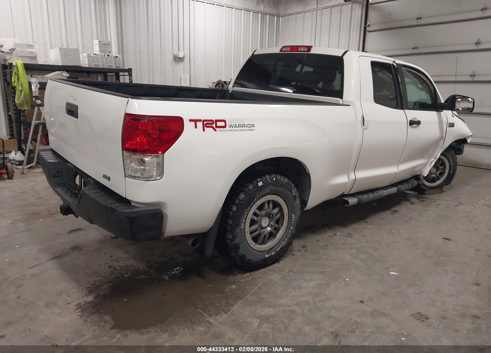 2011 TOYOTA TUNDRA GRADE 5.7L V8 VIN: 5TFUW5F1XBX183950