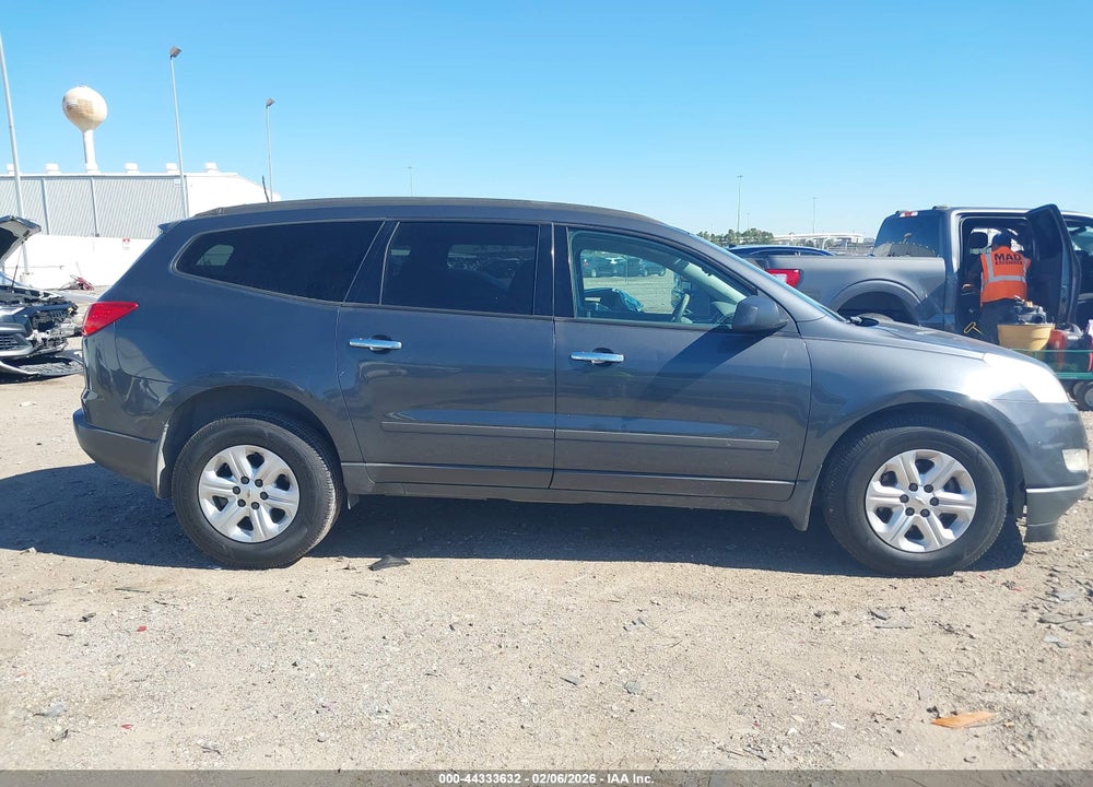 2011 CHEVROLET TRAVERSE LS VIN: 1GNKREED0BJ296651