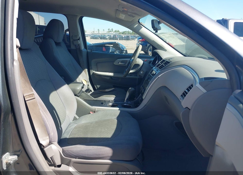 2011 CHEVROLET TRAVERSE LS VIN: 1GNKREED0BJ296651