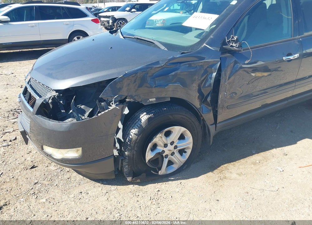 2011 CHEVROLET TRAVERSE LS VIN: 1GNKREED0BJ296651