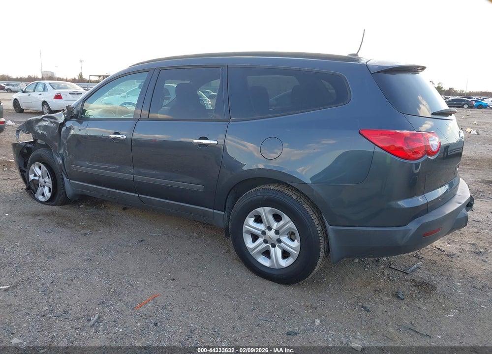 2011 CHEVROLET TRAVERSE LS VIN: 1GNKREED0BJ296651
