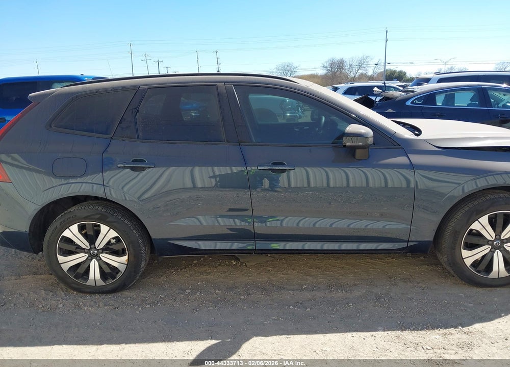 2024 VOLVO XC60 RECHARGE PLUG-IN HYBRID T8 CORE DARK THEME VIN: YV4H60DK6R1883426