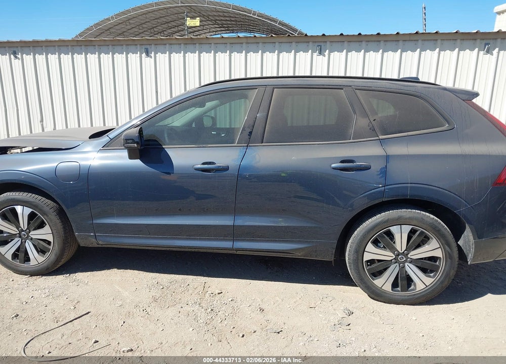 2024 VOLVO XC60 RECHARGE PLUG-IN HYBRID T8 CORE DARK THEME VIN: YV4H60DK6R1883426